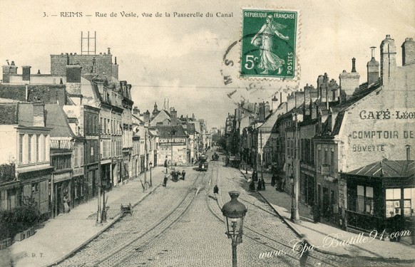 51- Reims-Rue -Vesle-Vue de la passerelle du canal - Cliquez sur la carte pour l’agrandir et en voir tous les détails 