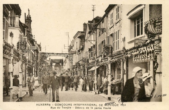 - Auxerre-Concours international de musique en 1934