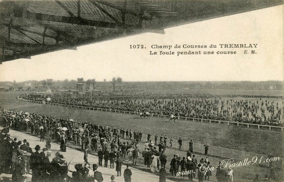 94-Champigny-Champ de courses du Tremblay-la foule pendant une course - Cliquez sur la carte pour l’agrandir et en voir tous les détails