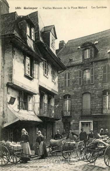 Quimper-Vieilles Maisons de la place Medard-Les laitières