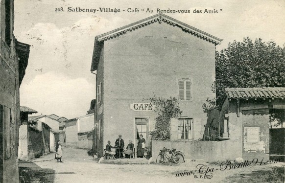 Sathonay-Village-Café-au-rendez-vous-des-Amis