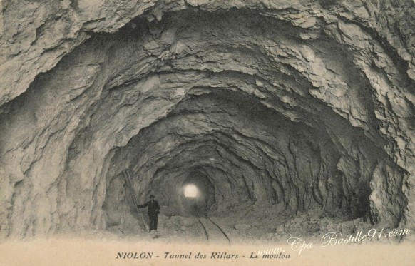 -Niolon-Tunnel-des-Riflard-Le-Moulon