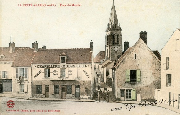 La-Ferté-Alais-Place-du-Marché.