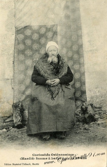 Femme-à-barbe-agée-de-88-ans.