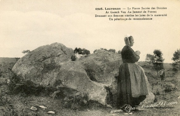Locronan-La-Pierre-sacrée-des-Druides