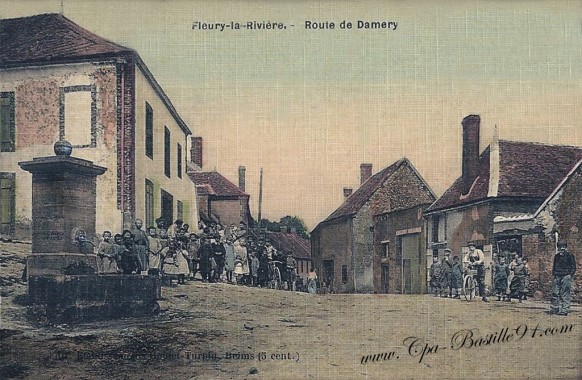 Fleury-la-Riviére-route de Damery