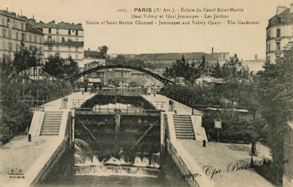 Paris - écluse du canal Saint-Martin - Quai Valmy et Quai Jemmapes