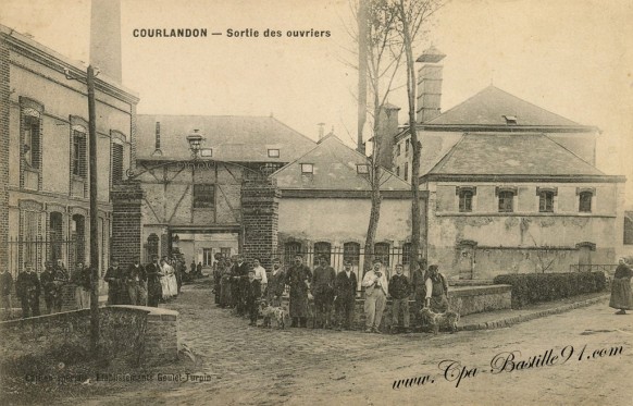 Carte-Postale-Ancienne-Courlandon-sortie-des-Ouvriers