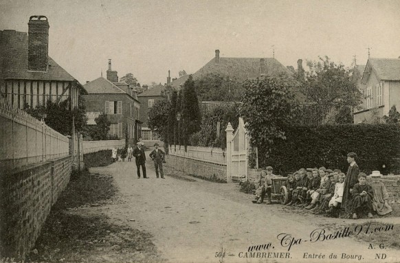 carte postale Ancienne - Cambremer-Entrée-du-Bourg