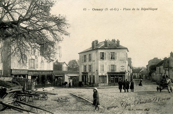 Orsay-Place-de-la-République