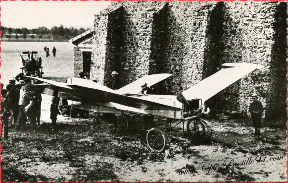 Histoire de l'aviation - Juillet 1907- Bleriot exécute de beaux vols sur son appareil - La Libellule