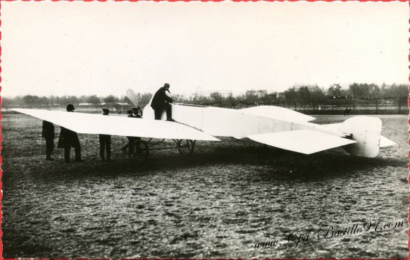 l'Histoire de l'Aviation - Septembre 1907 - Le Blériot VII qui fit de beaux vols