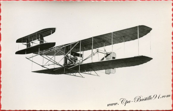 histoire-de-laviation-le-18-octobre-1909-Le-Compte-de-Lambert-sur-Wright-va-boucler-la-tour-Eiffel-dans-le-premier-vol-sur-Paris-