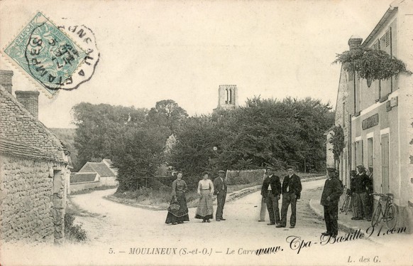 Carte postale de Moulineux - Le carrefour - Bouchon - Bousche