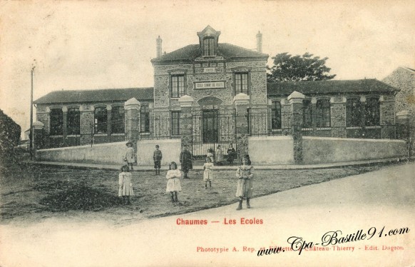 Carte Postale Ancienne - Chaumes - Les écoles