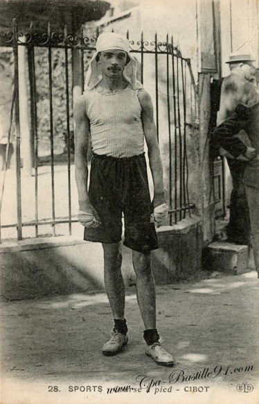 Carte postale Ancienne - les Sports en 1900 - course à pied - M. Cibot