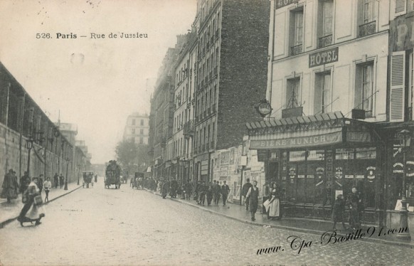 Carte Postale Ancienne de Paris - La Rue de Jussieu