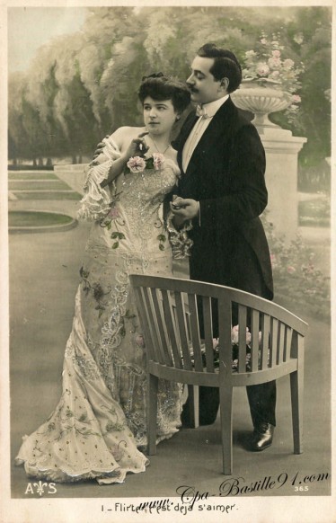 Carte Postale Ancienne - Flirter c'est déjà s'aimer en 1900 