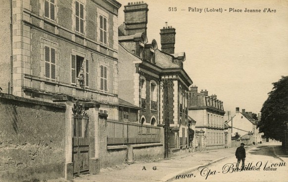 Carte postale Ancienne - Patay - Loiret - Place Jeanne d'Arc