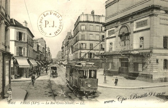 Carte Postale Ancienne - La rue de la Croix Nivert et son Tramway 