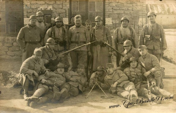 Carte-postale-Ancienne-Groupe-de-Soladats