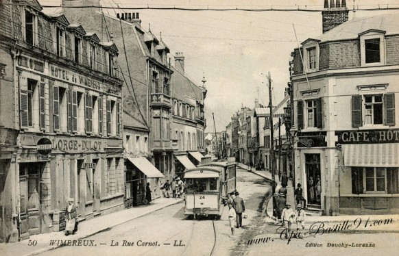 Carte postale Ancienne de Wimereux - La Rue Carnot