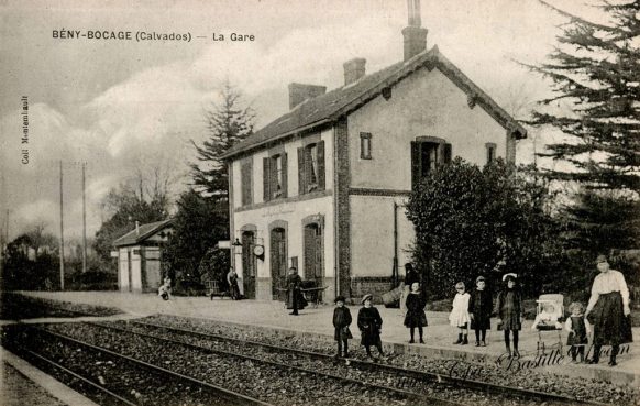 Carte Postale Ancienne de la Gare de Bény Bocage