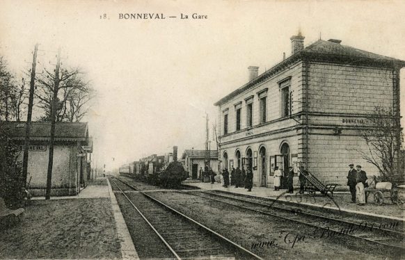 Cartes-postales-anciennes-la-gare-de-Bonneval