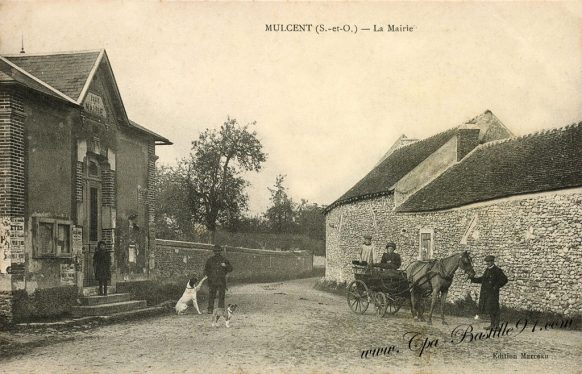 Cartes Postales Anciennes - Mulcent - La Mairie en 1900