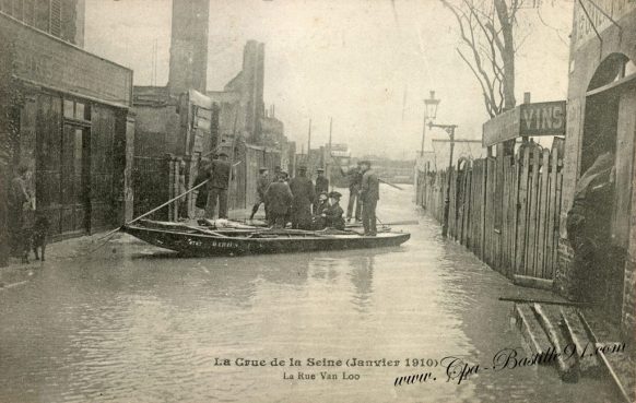 Carte Postale Ancienne - La crue de la Seine en Janvier 1910 – La rue Van-Loo