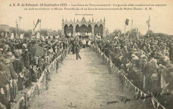 Carte Postale Ancienne - Notre Dame-de-Béhuard - Les fêtes du couronnement