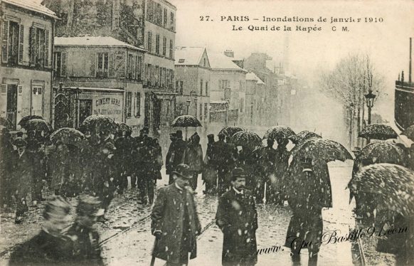  Inondation de janvier 1910 - Paris - Le Quai de la Rapée sous la neige 