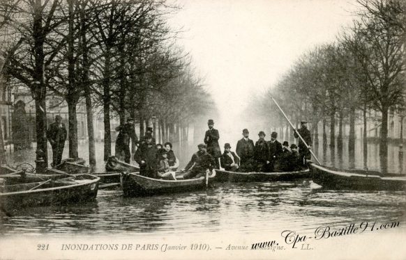 Cartes postales Anciennes des Inondations de Paris janvier 1910 - Avenue Montaigne 