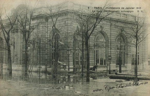 Paris Inondations de janvier 1910 - La gare des Invalides submergée