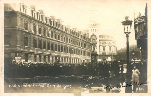 Cartes postales Anciennes de Paris Inondé en 1910 - La gare de Lyon 