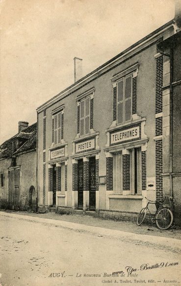 Carte Postale Ancienne - Augy - Le nouveau bureau de Poste