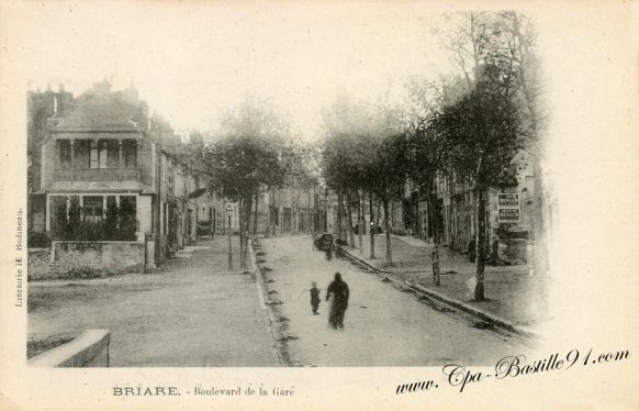 Carte Postale Ancienne - Briare Boulevard de la Gare