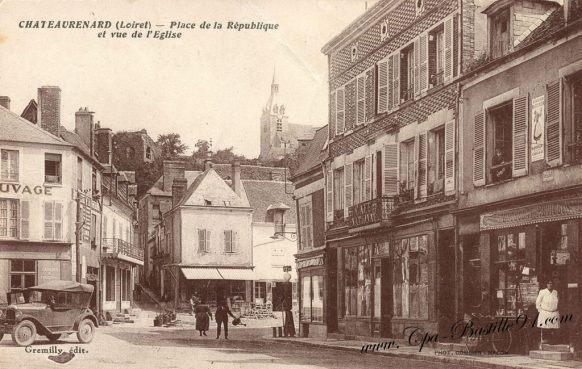 Carte Postale Ancienne - Chateaurenard place de la République