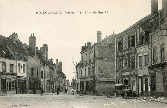 Carte postale Ancienne de Boiscommun - La place du marché