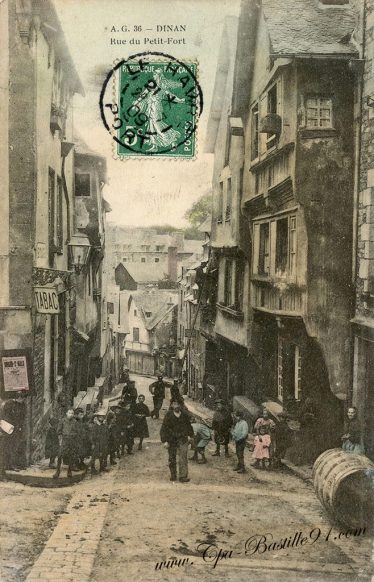 Carte Postale Ancienne - Dinan rue du Petit Fort