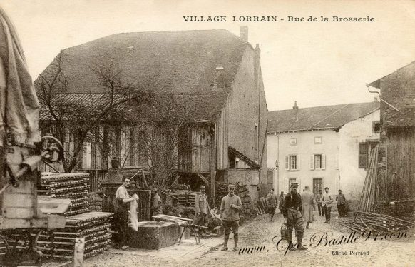 Carte Postale Ancienne - Neufmaisons un Village Lorrain - Rue de la Brosserie