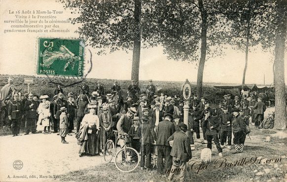 Carte Postale Ancienne de Mars la Tour - Visite à la Frontière - Gendarmes Français et Allemands