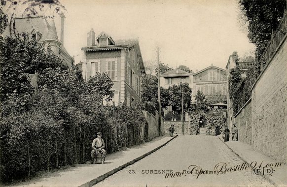 Carte Postale Ancienne - Suresnes Rue Desbassayns