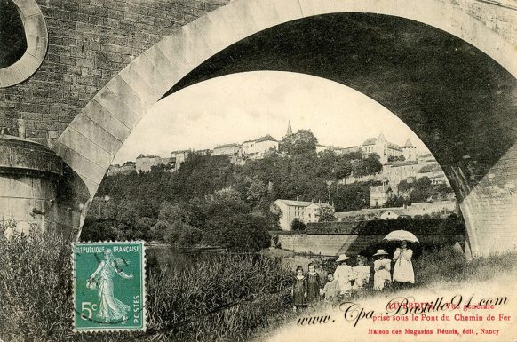 Liverdun vue générale prise sous le pont du chemin de fer