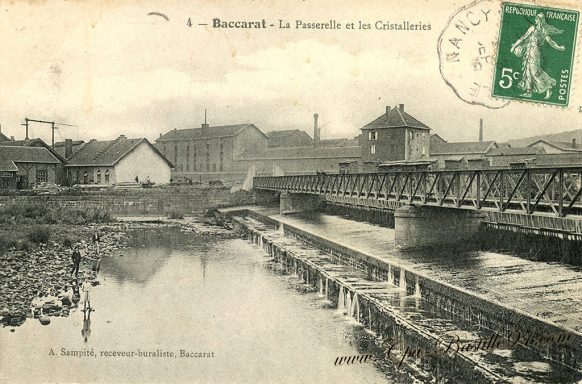 Cartes postales Anciennes de Baccarat - la Passerelle et les Cristalleries 