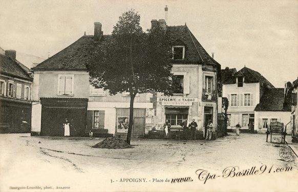 Appoigny place de la liberté