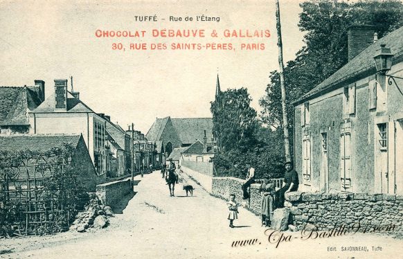 Carte Postale Ancienne de Tuffé Rue de l'étang - Chocolat Debauve et Gallais