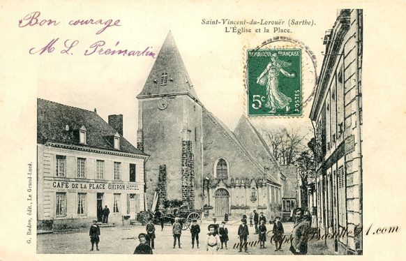 Cartes Postales Anciennes de Saint-Vincent du Lorouër - L'église et la Place