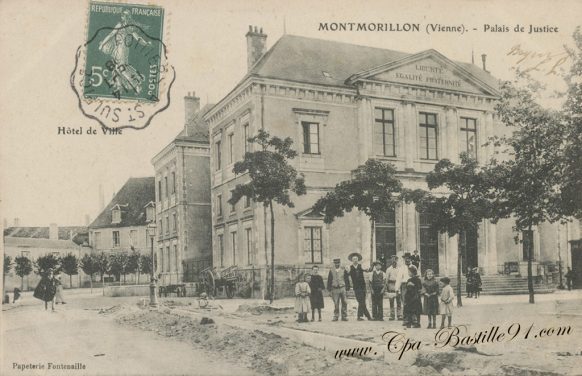 Carte Postale Ancienne de Montmorillon - Le Palais de Justice