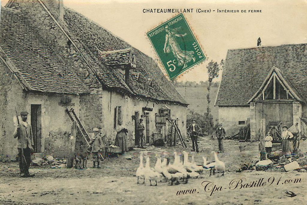 Carte Postale Ancienne de Chateaumeillant ( Cher) Intérieur de ferme 